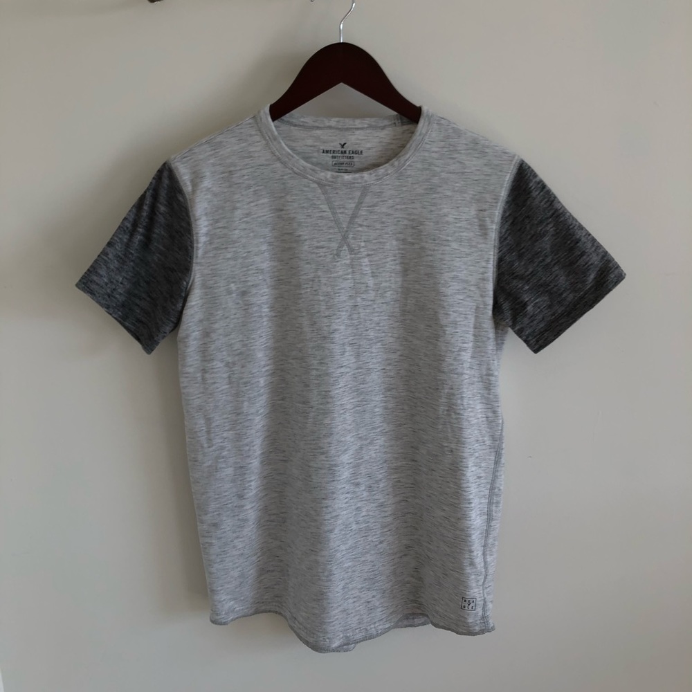 American Eagle men’s active flex t shirt